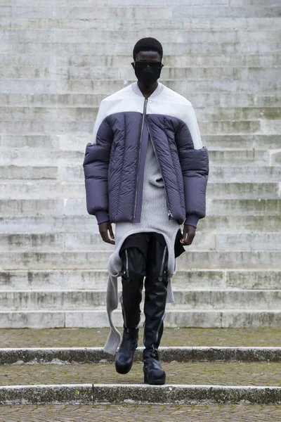 Look 27
